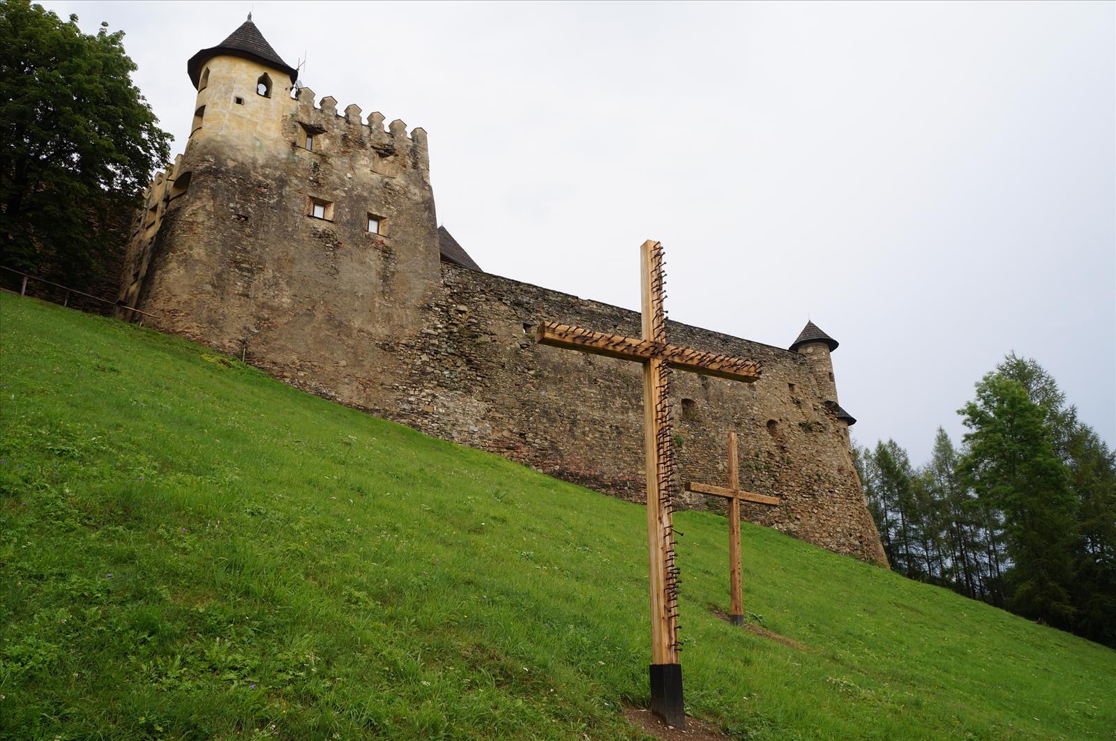 Замок Стара Любовня