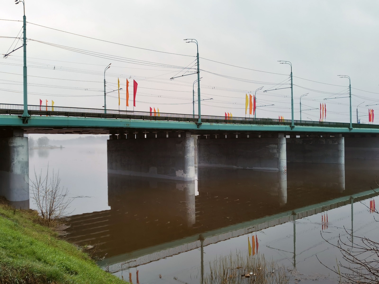Городские особняки и Толгский монастырь